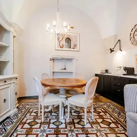 Casa Raguso-charming Duplex In Historic Center דירה